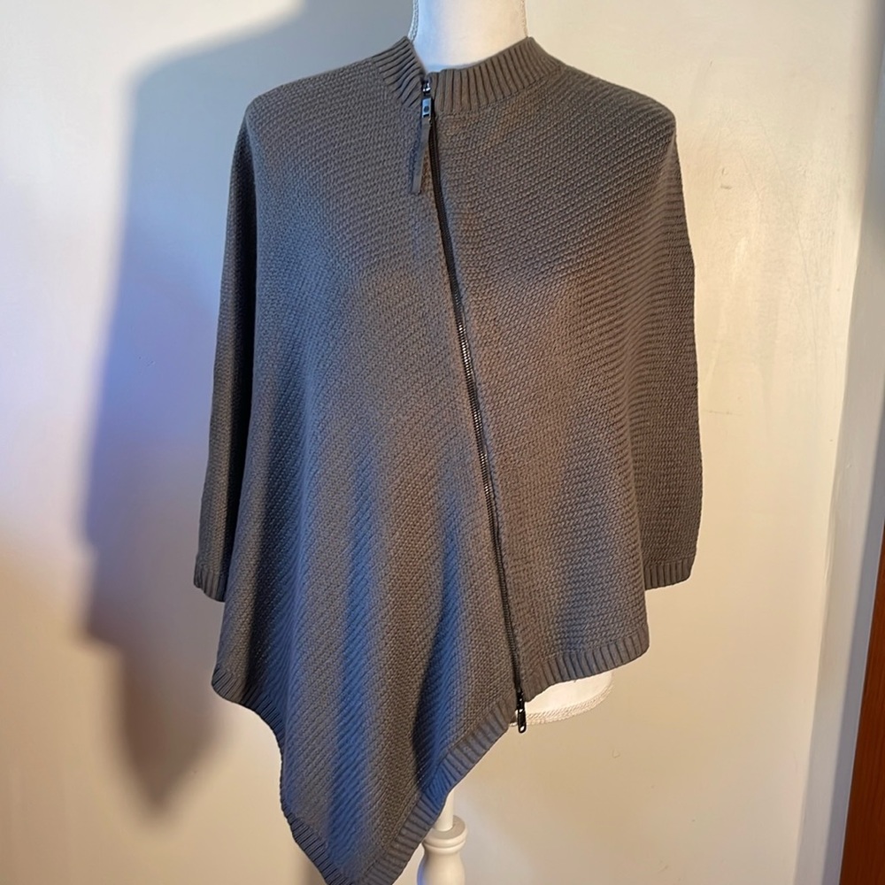 Lululemon Soft Gray Poncho/Yoga Coverup